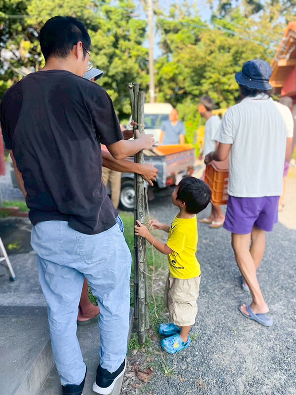 保護者と子どもが一緒に活動するあゆみの森こども園のワークショップ